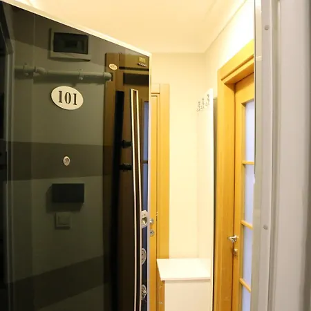 Aparthotel The 3*