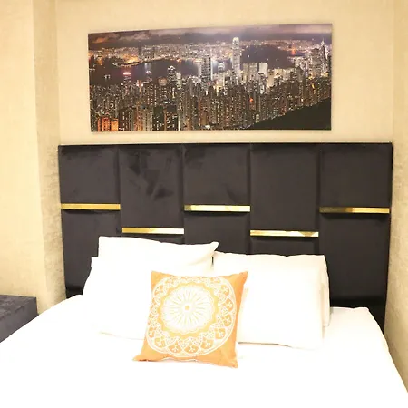 Aparthotel The 3*